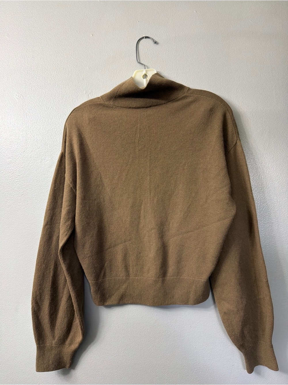 & Other Stories Stockholm Atelier women’s cashmere Olive Knit Turtleneck Sweater